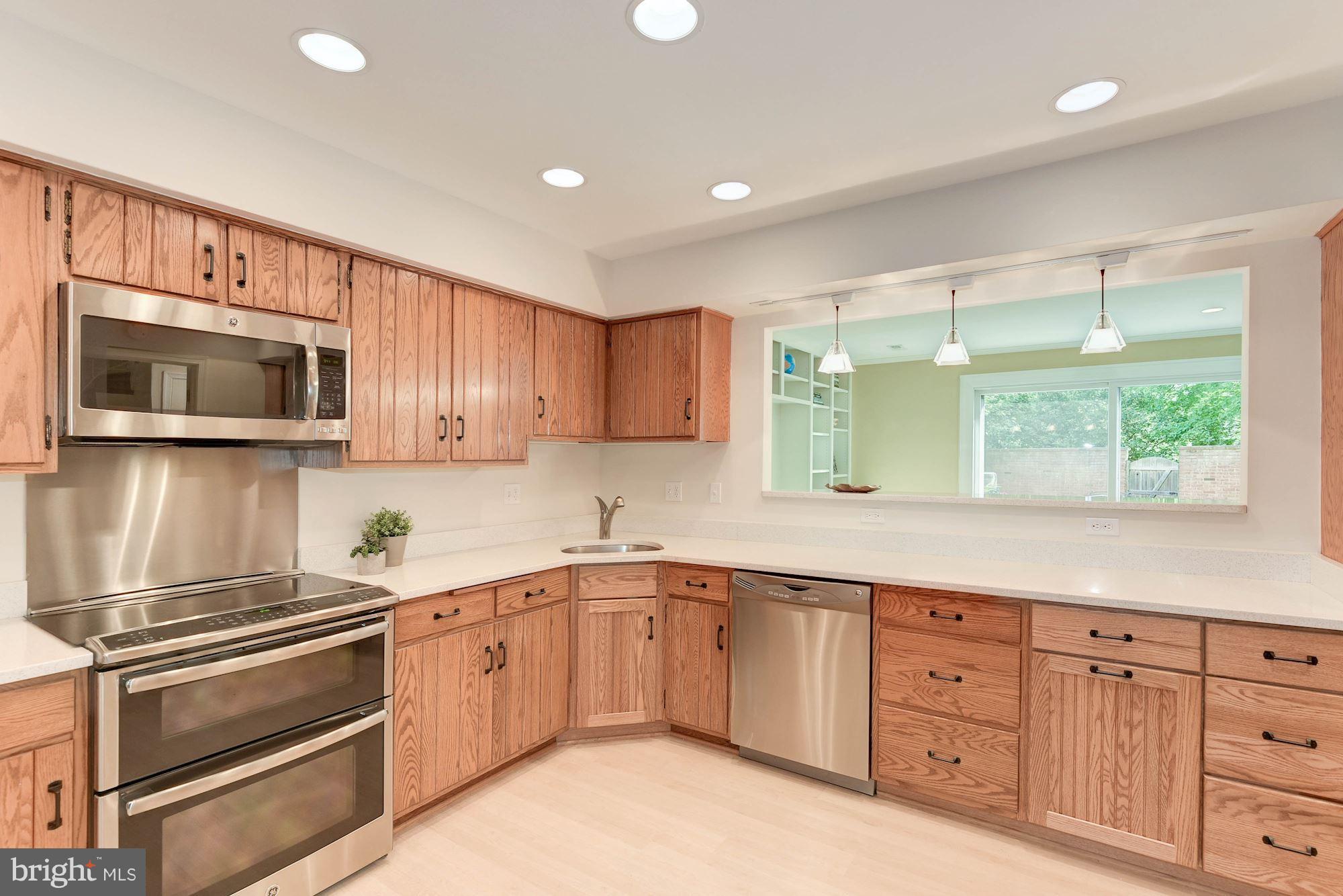 2309 North Glebe Road Arlington, VA 22207 - Photo 4 of 27 Newer S/S Appliances