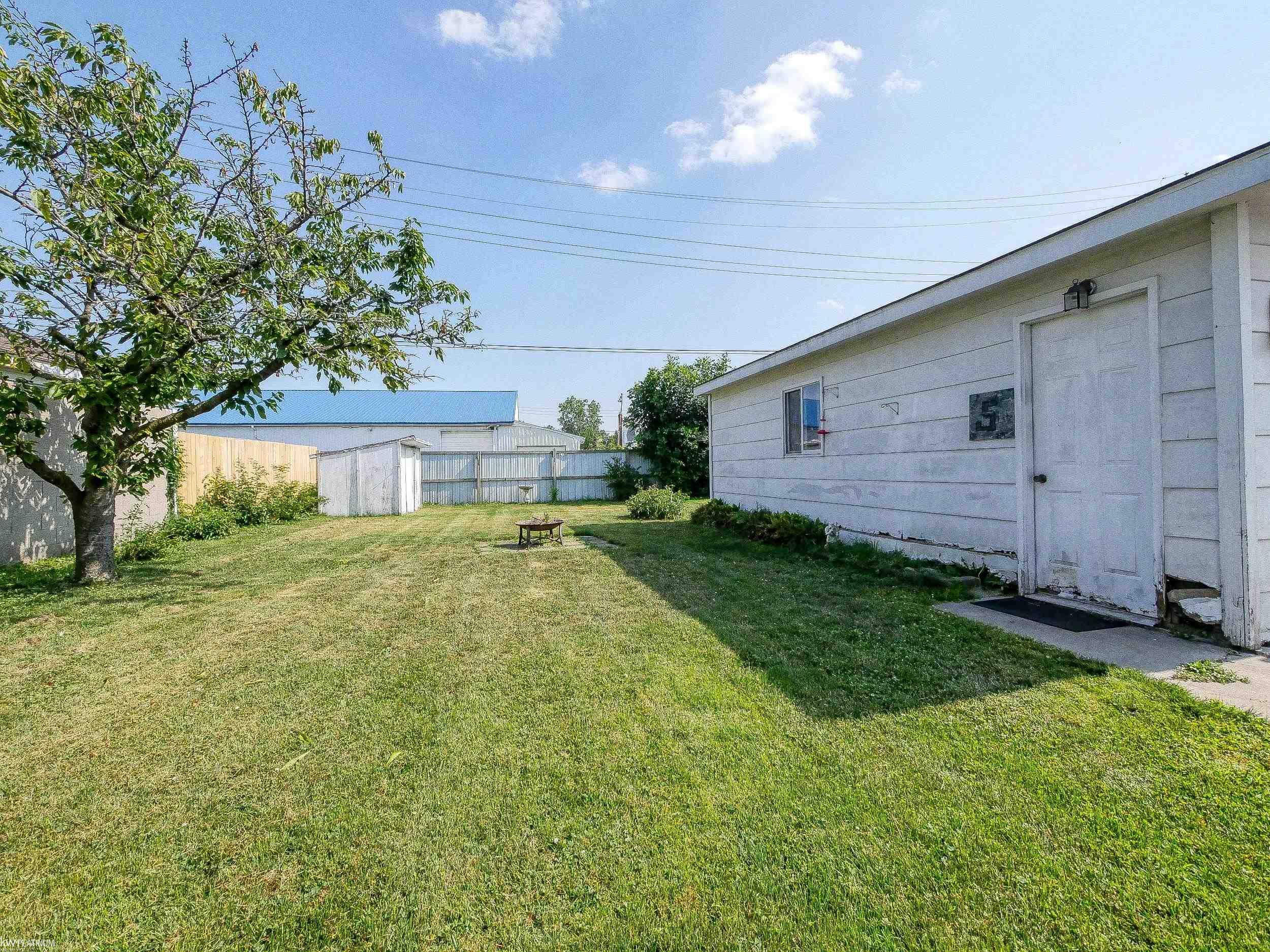 38 Rural Street Port Huron, MI 48060 - Photo 2 of 16 50184563-22fc97f1-117c-4e4a-8644-3fe6b6eedc5c.JPG