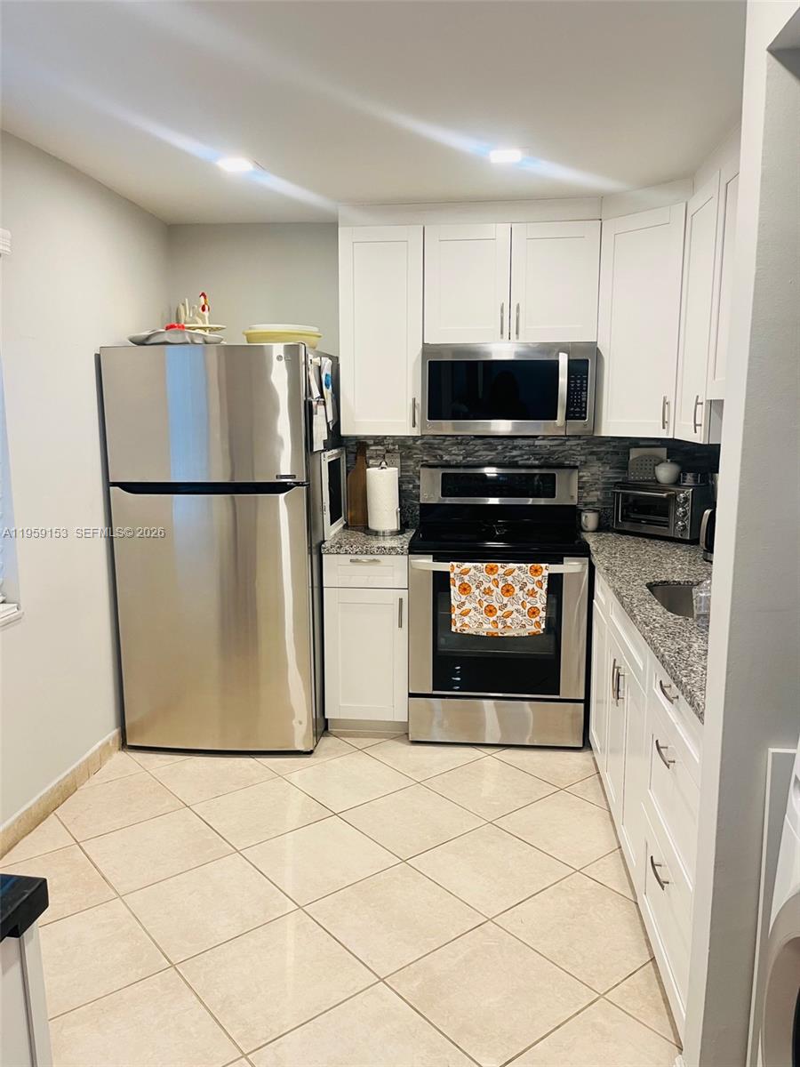 3940 Inverrary Boulevard, Unit 808A Lauderhill, FL 33319 - Photo 13 of 29