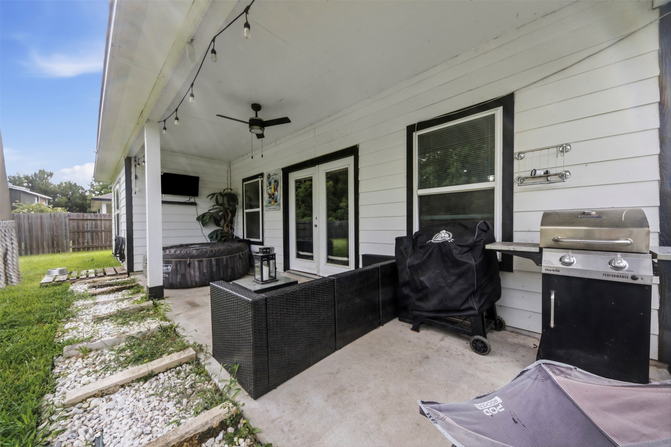 2017 County Road 3550 Cleveland, TX 77327 - Photo 17 of 20