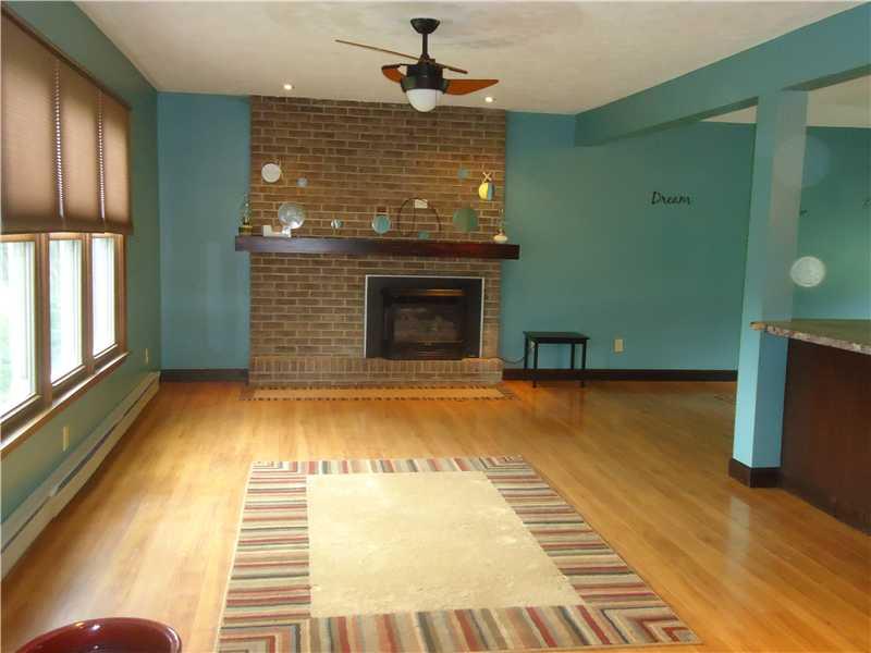 958 Marion Road Indiana, PA 15701 - Photo 3 of 23 Living Room.