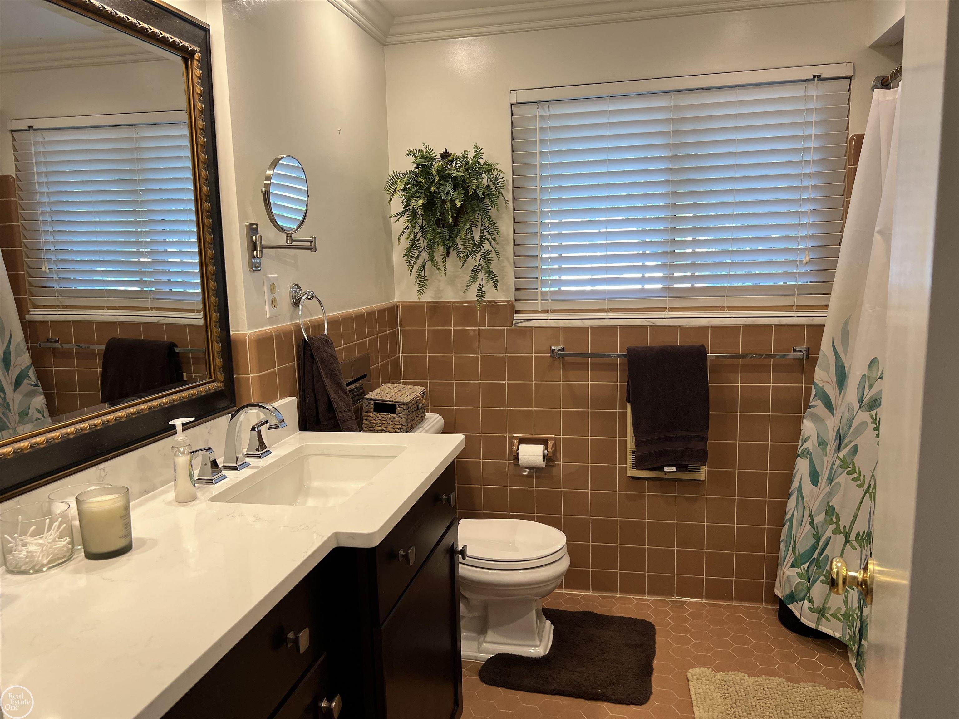 1870 Prestwick Road Grosse Pointe Woods, MI 48236 - Photo 45 of 66