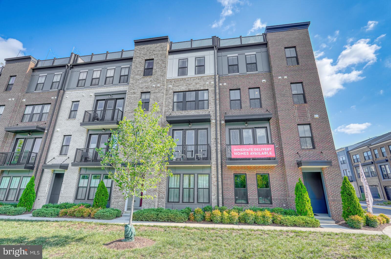 43178 Farringdon Square Broadlands, VA 20148 - Photo 2 of 34