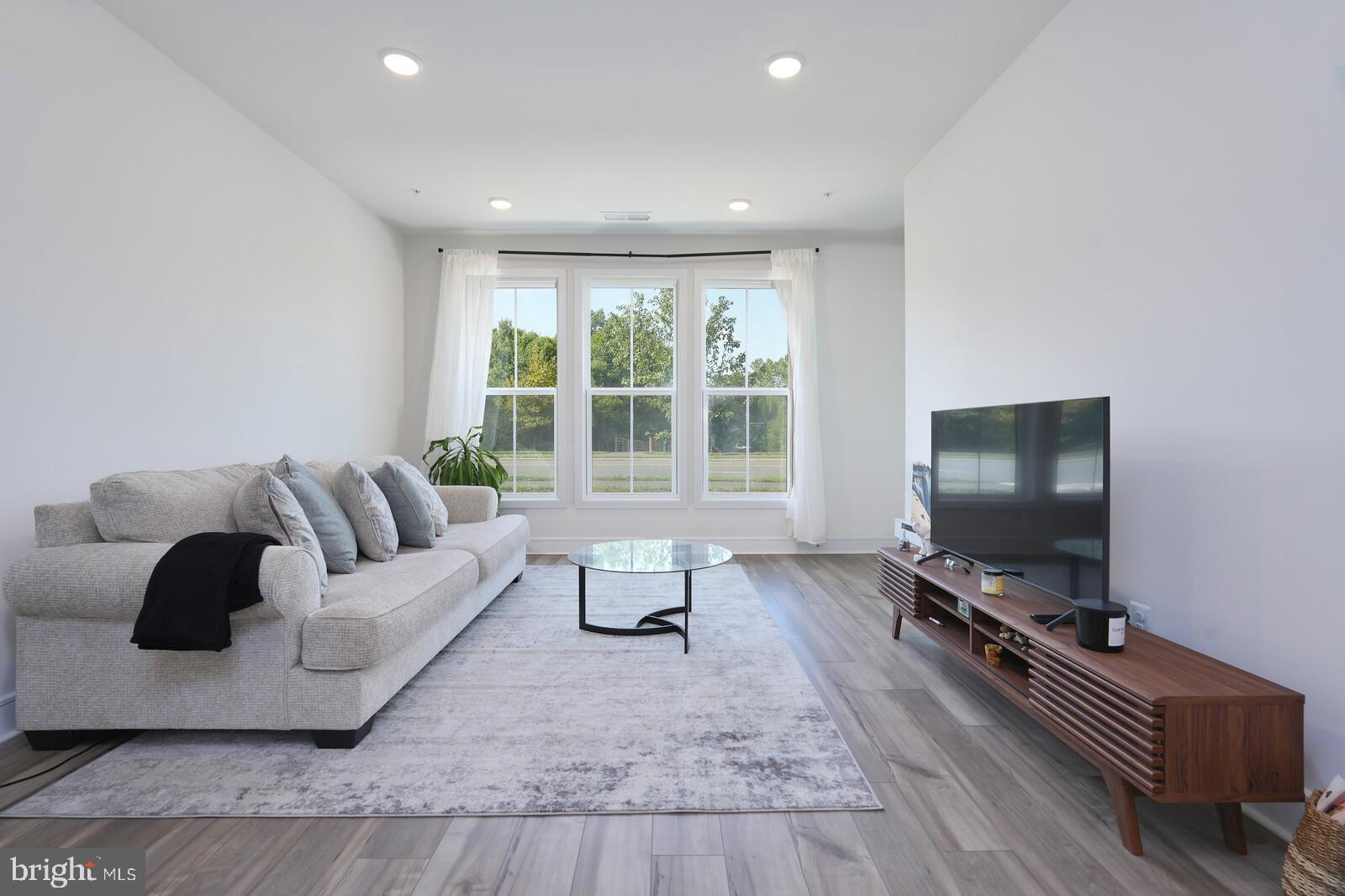 43178 Farringdon Square Broadlands, VA 20148 - Photo 4 of 34