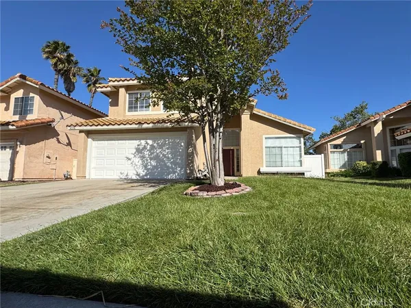 front view of house with a yard