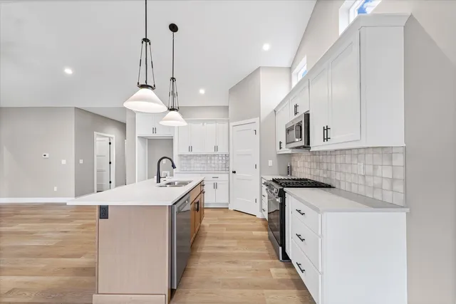 $399,900 | 3902 Bay Circle, Champaign, IL 61822