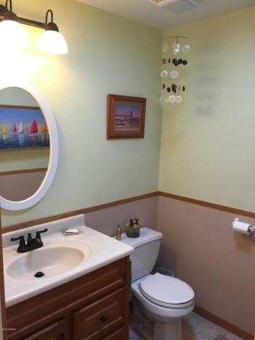 3991 Lakeshore Road Manistee, MI 49660 - Photo 22 of 36 1798475-22.JPG