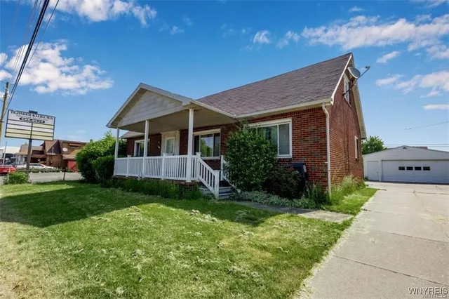 $2,100 | 2665 Harlem Road, Cheektowaga, NY 14225