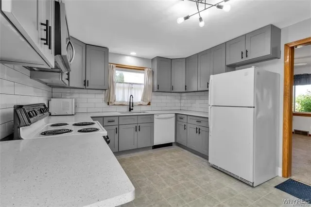 $2,100 | 2665 Harlem Road, Cheektowaga, NY 14225