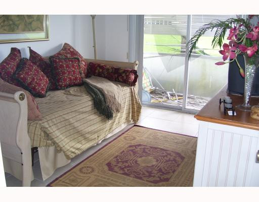 4 Mansfield B, Unit 4 Boca Raton, FL 33434 - Photo 4 of 5 Studio/Study/Office