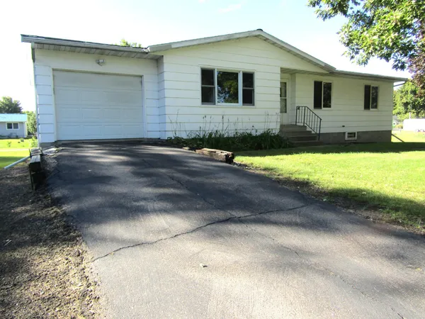 $149,900 | 1617 7th Avenue, Granite Falls, MN 56241