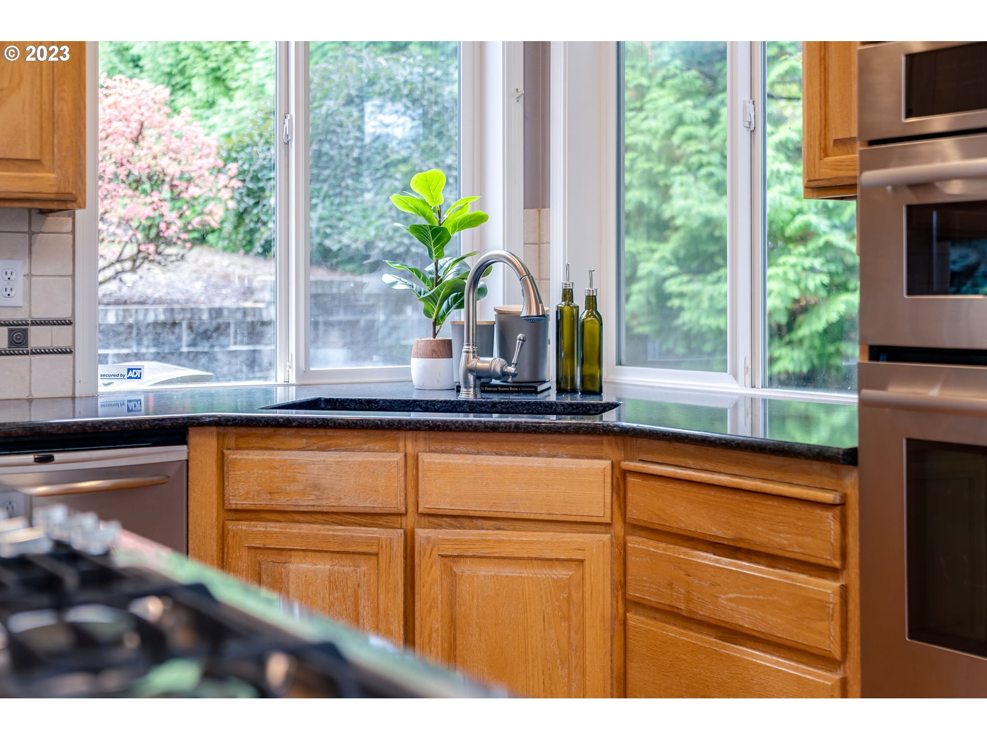 2842 Southeast Morlan Place Gresham, OR 97080 - Photo 11 of 46