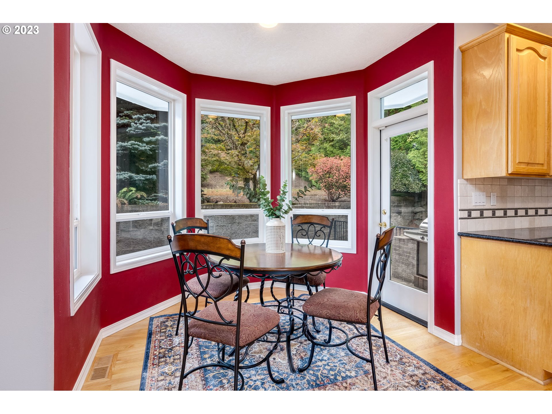 2842 Southeast Morlan Place Gresham, OR 97080 - Photo 12 of 46 a dining room with a table and chairs