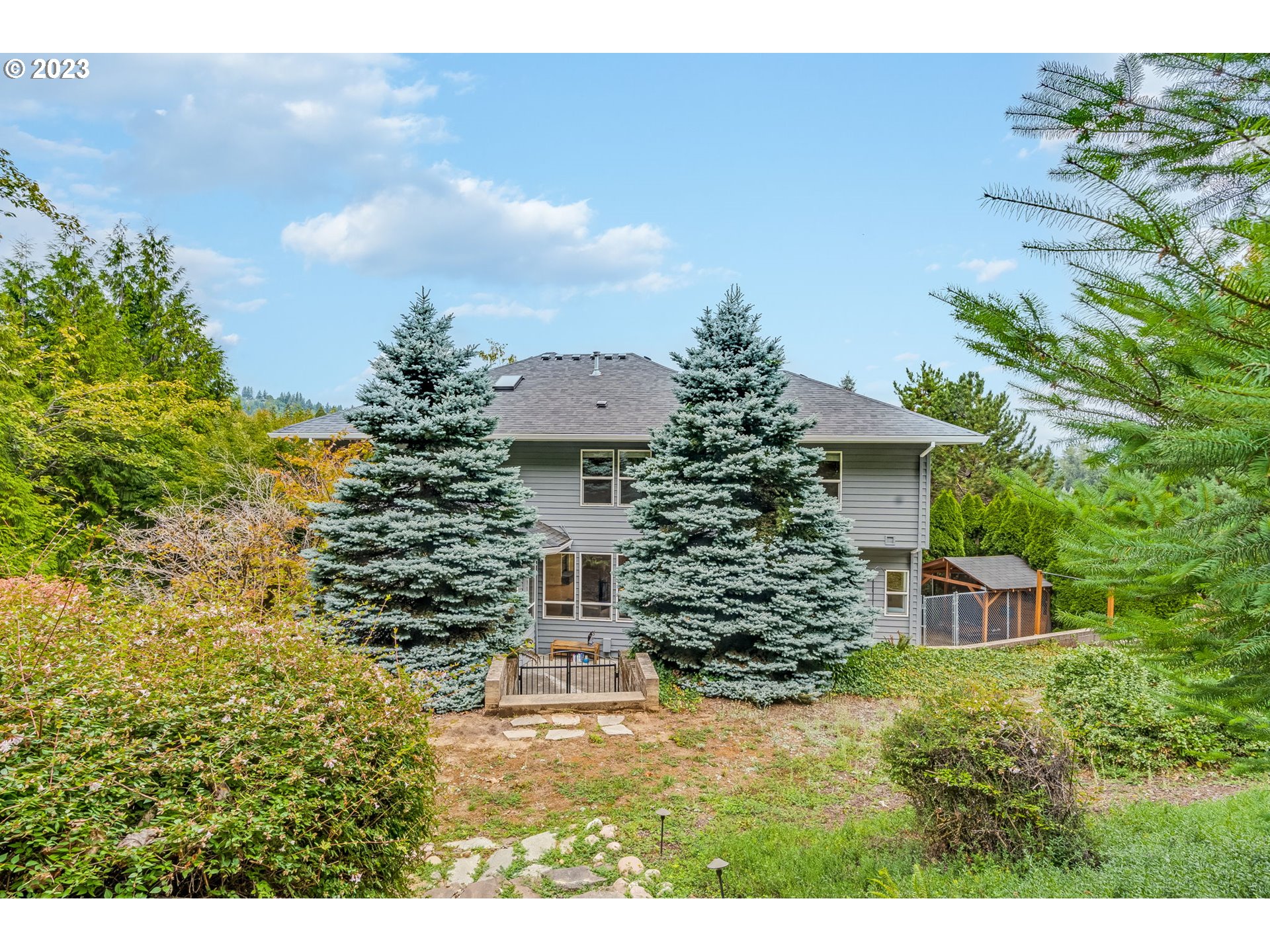 2842 Southeast Morlan Place Gresham, OR 97080 - Photo 40 of 46 a view of a back yard