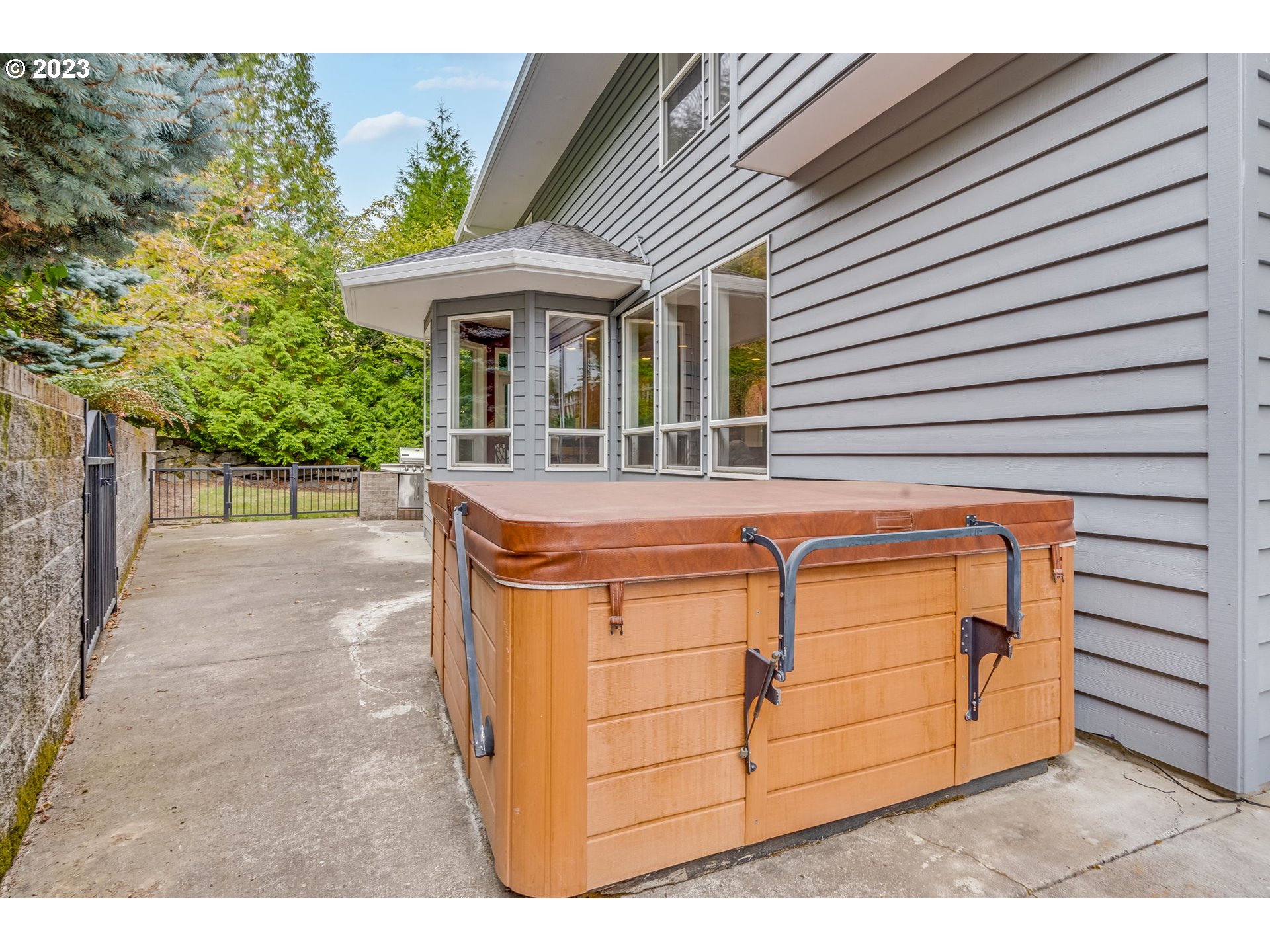 2842 Southeast Morlan Place Gresham, OR 97080 - Photo 46 of 46 a view of a house with a sink