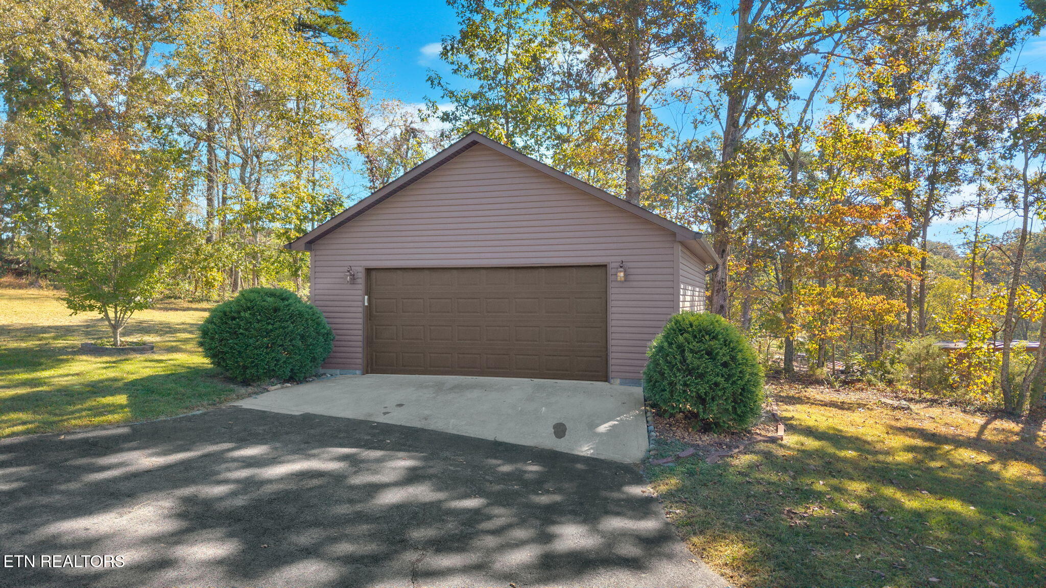 947 Lawnville Road Kingston, TN 37763 - Photo 30 of 43 22-web-or-mls-DJI_20251013114937_0149_D