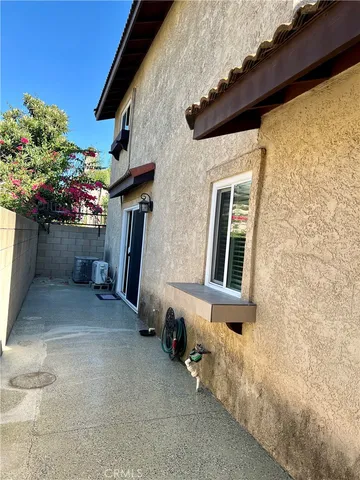 a view of an entrance of the house