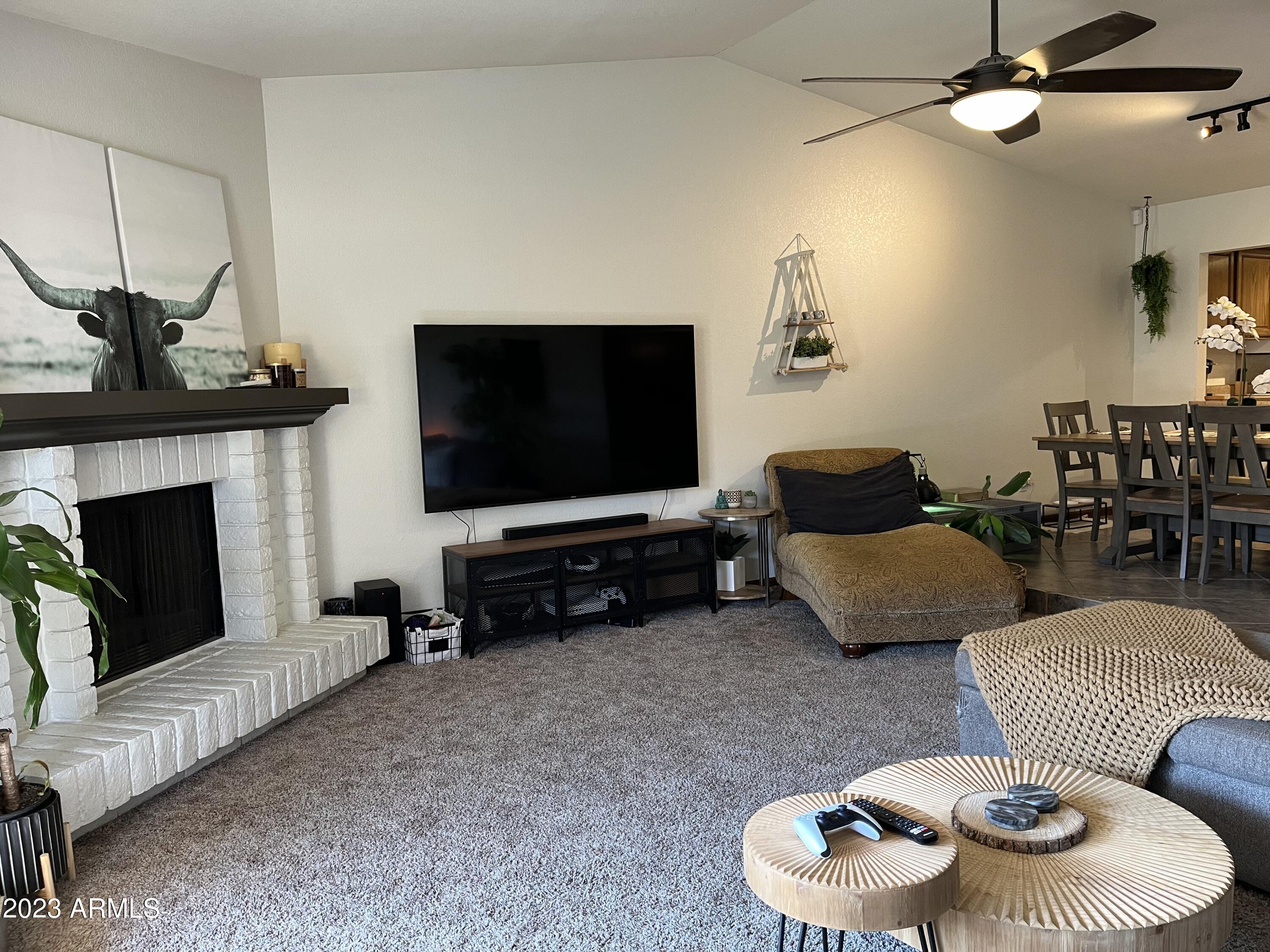 1360 East Brown Road, Unit 30 Mesa, AZ 85203 - Photo 9 of 37 Great Room