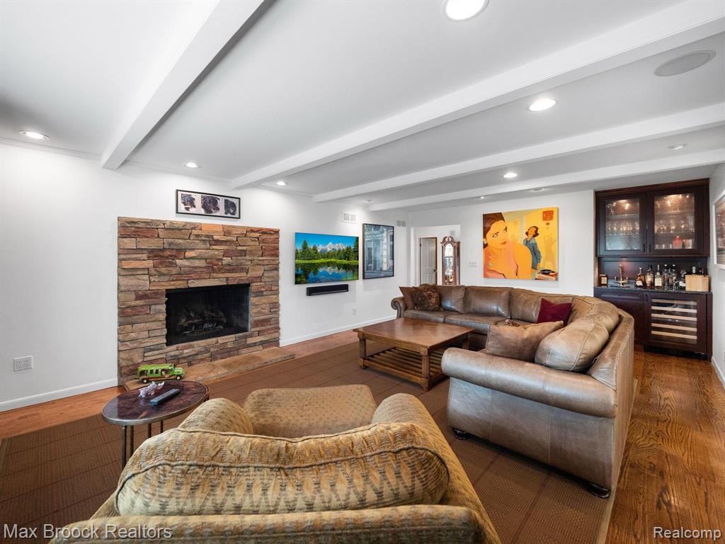 4793 South Valleyview Road West Bloomfield, MI 48323 - Photo 22 of 58 Gallery Image 22