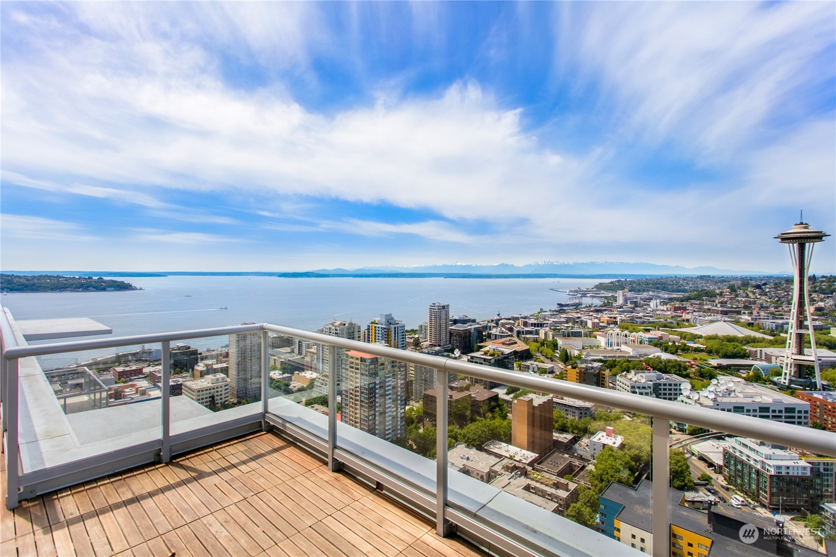 583 Battery Street, Unit 506N Seattle, WA 98121 - Photo 32 of 36 a view of city with roof