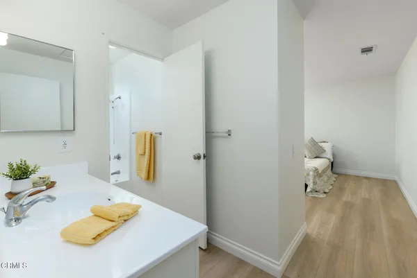 $559,900 | 24121 Village 24, Camarillo, CA 93012