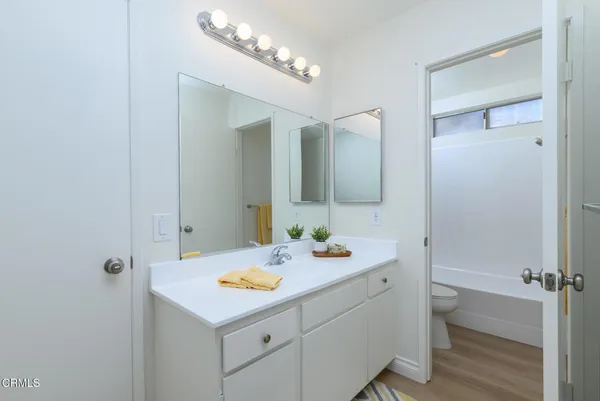 $559,900 | 24121 Village 24, Camarillo, CA 93012