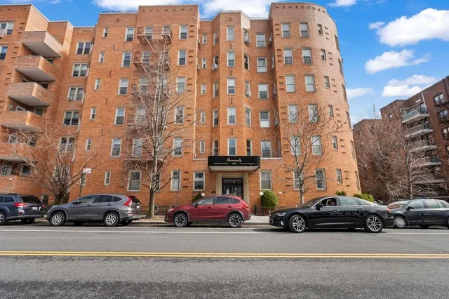 $689,000 | 9437 Shore Road, Unit 1A | Bay Ridge