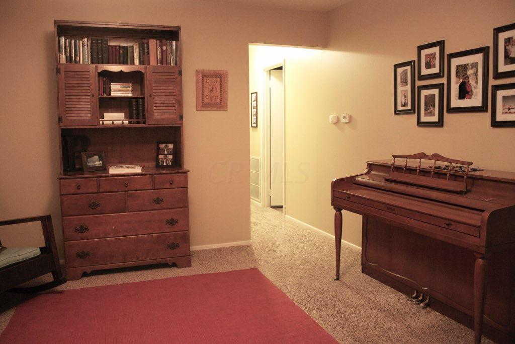 1586 South James Road Columbus, OH 43227 - Photo 23 of 31
