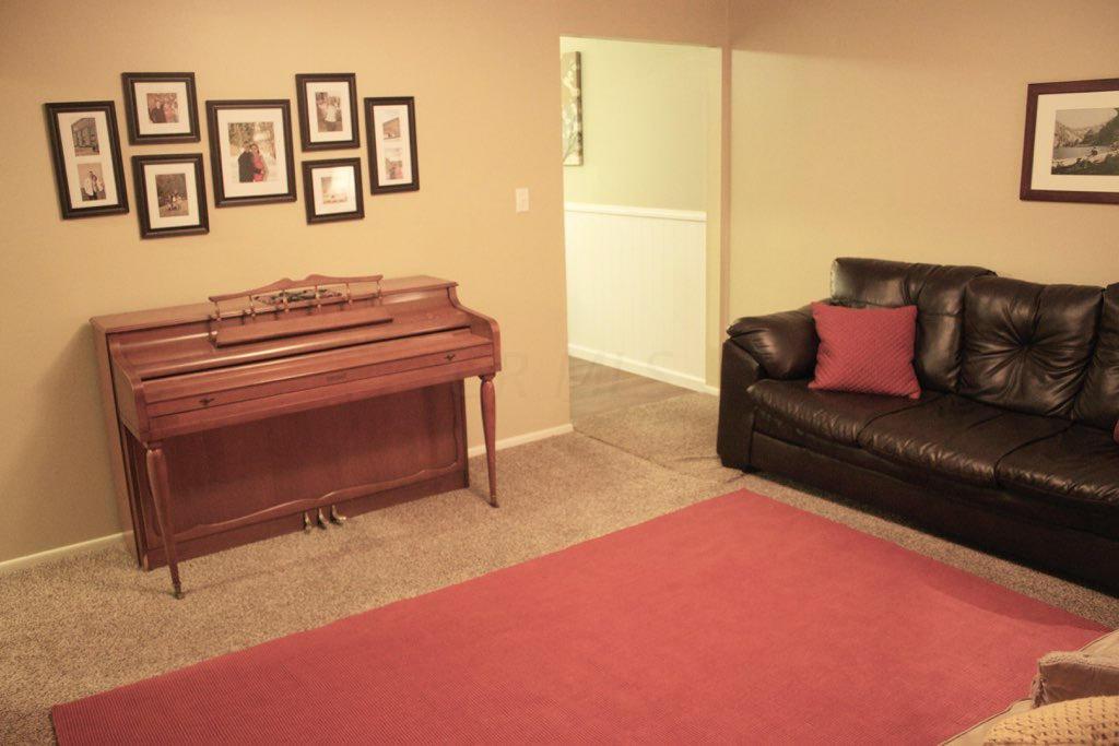 1586 South James Road Columbus, OH 43227 - Photo 9 of 31