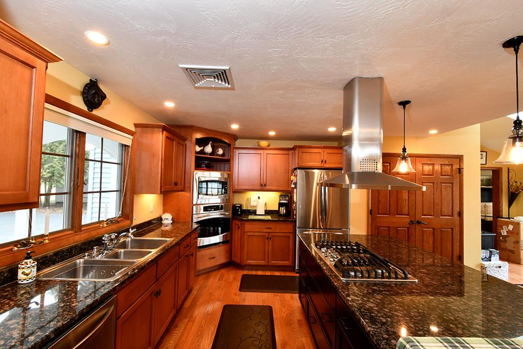 1241 Cove Road Sturgeon Bay, WI 54235 - Photo 18 of 39 Gallery Image 18