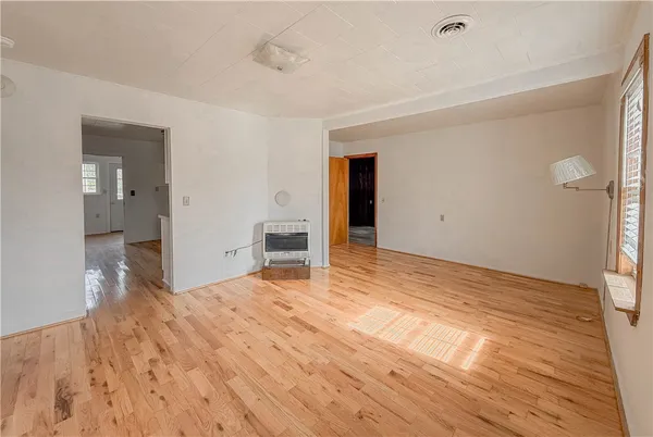 $1,200 | 937 East Main Street, Unit A, Seneca, SC 29678