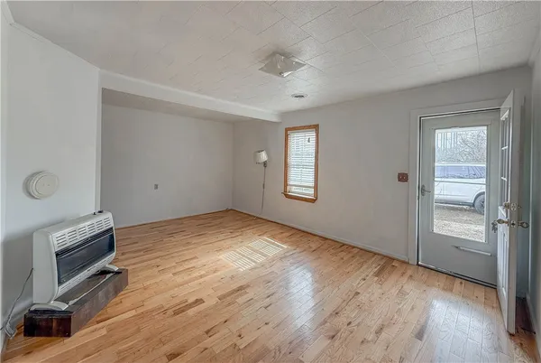 $1,200 | 937 East Main Street, Unit A, Seneca, SC 29678