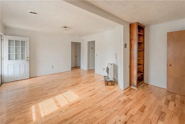 $1,200 | 937 East Main Street, Unit A, Seneca, SC 29678