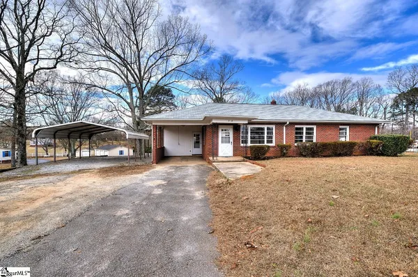 $295,900 | 7998 Moorefield Memorial Highway, Liberty, SC 29657