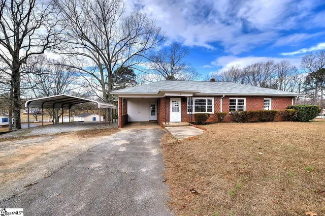 $299,900 | 7998 Moorefield Memorial Highway, Liberty, SC 29657