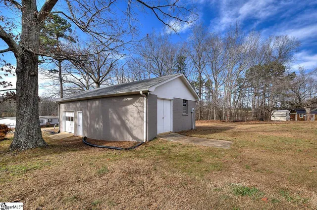 $299,900 | 7998 Moorefield Memorial Highway, Liberty, SC 29657