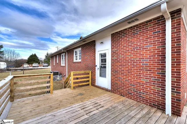 $299,900 | 7998 Moorefield Memorial Highway, Liberty, SC 29657