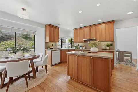 $1,995,000 | 4016 Caminito Cassis, San Diego, CA 92122