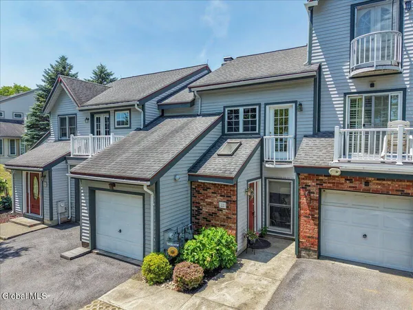 $550,000 | 22 Lakeview Road, Saratoga Springs, NY 12866