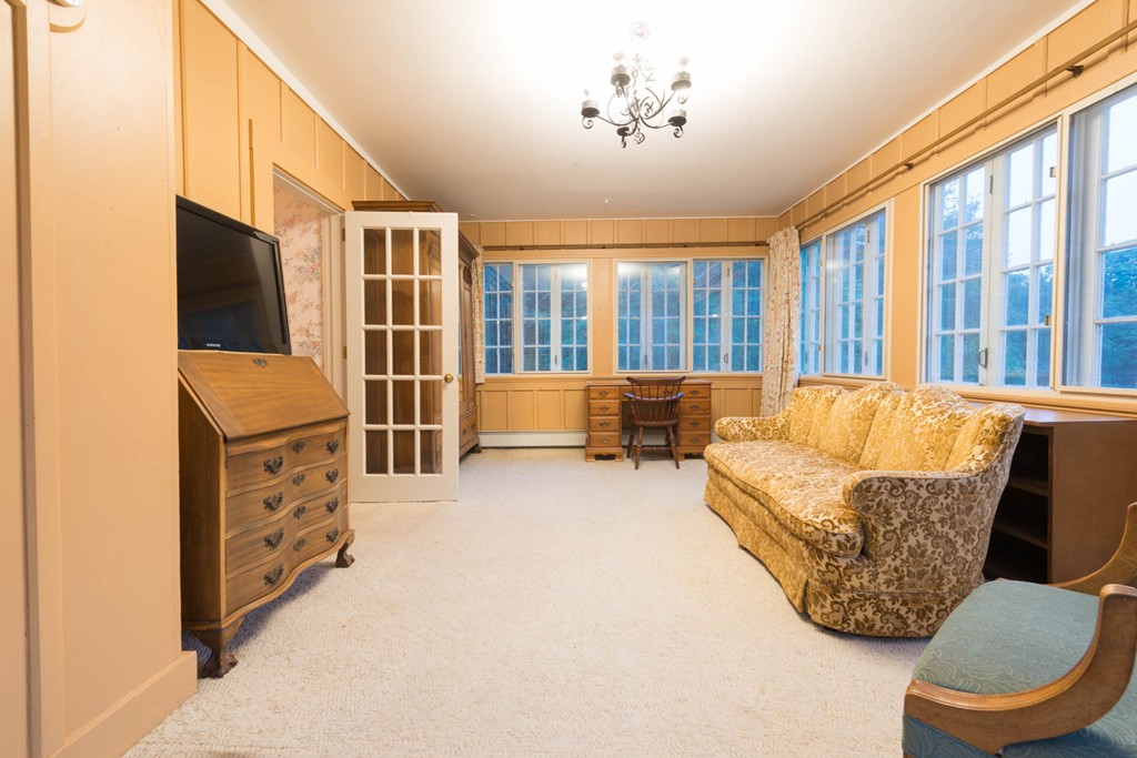 348 Boston Post Road Weston, MA 02493 - Photo 16 of 30