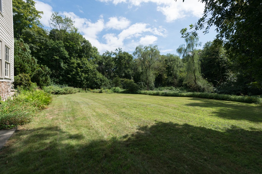 348 Boston Post Road Weston, MA 02493 - Photo 2 of 30