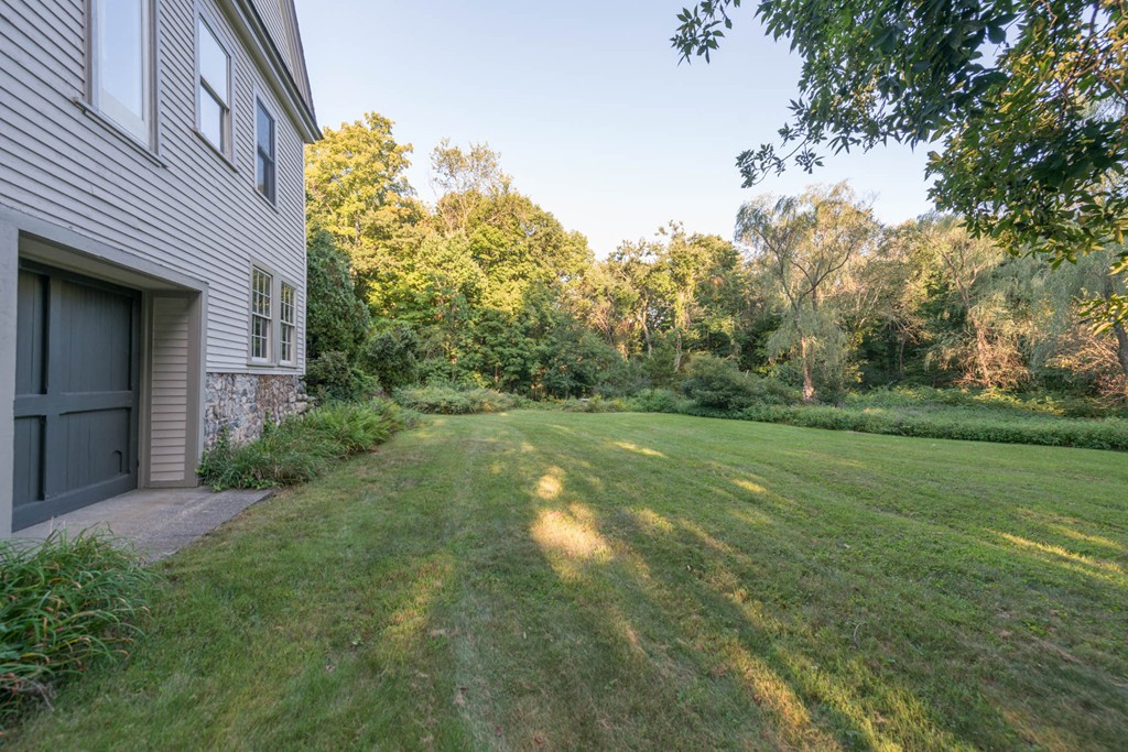 348 Boston Post Road Weston, MA 02493 - Photo 23 of 30
