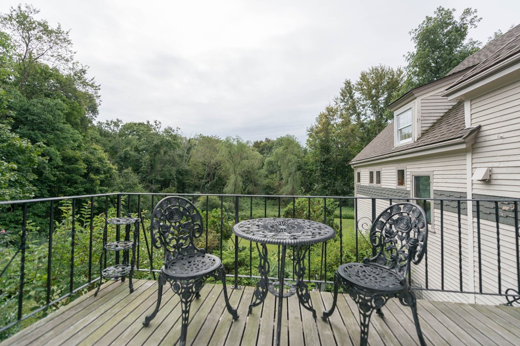 348 Boston Post Road Weston, MA 02493 - Photo 7 of 30