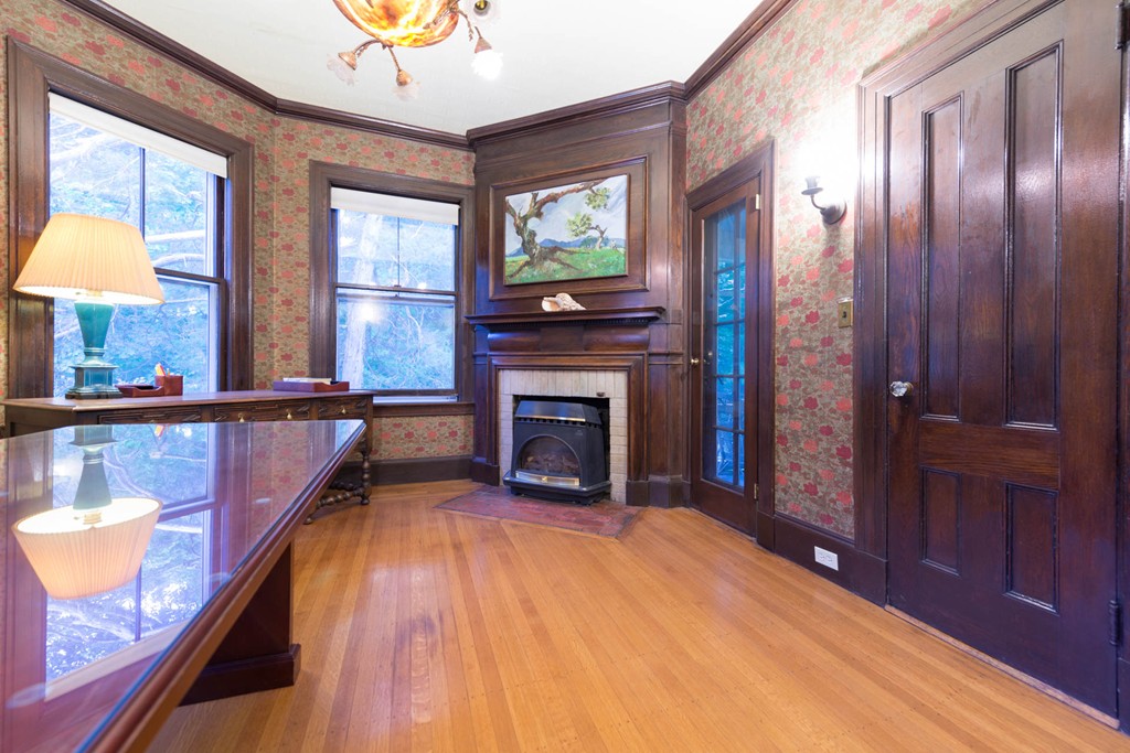 348 Boston Post Road Weston, MA 02493 - Photo 10 of 30