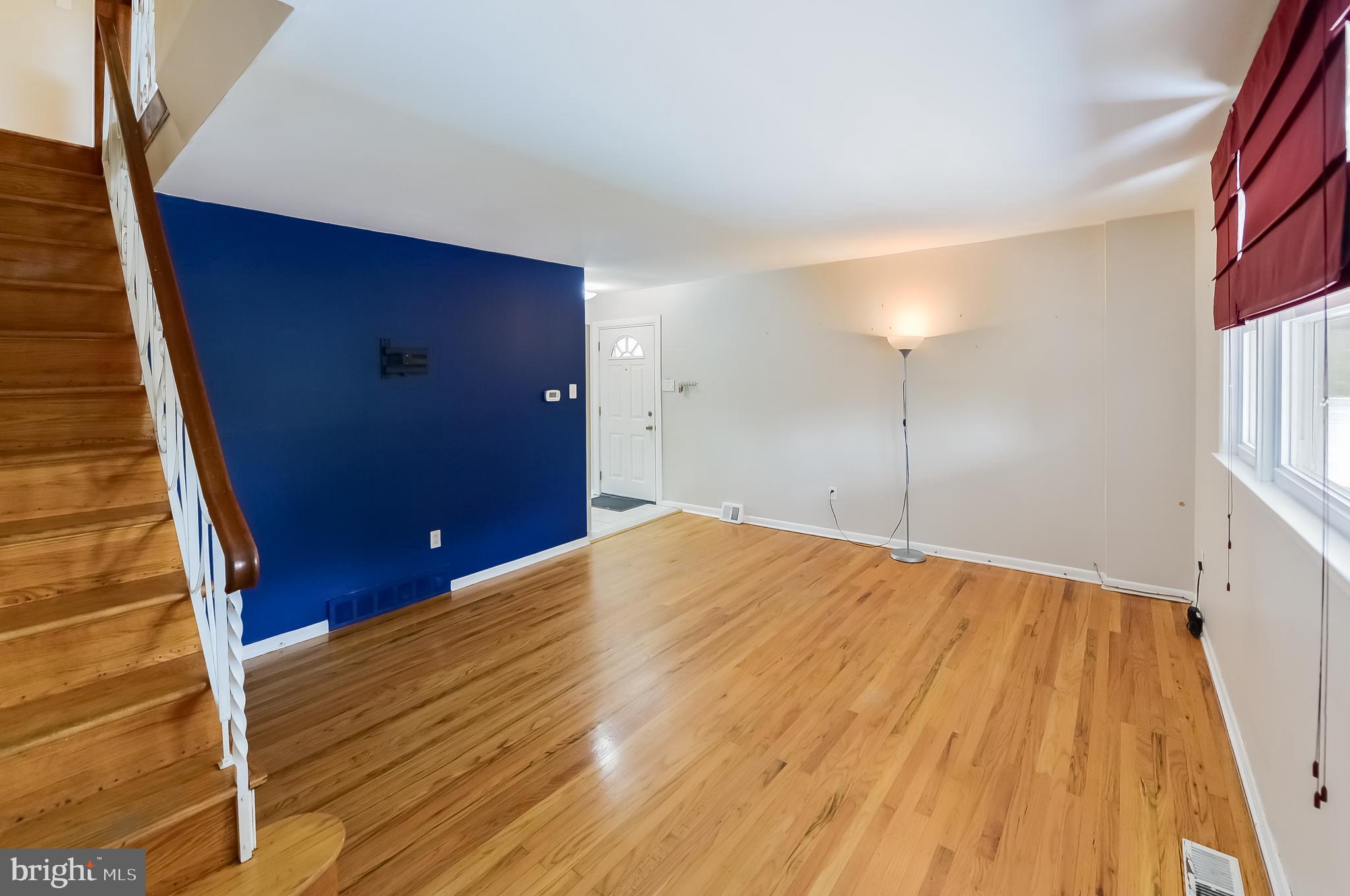 620 Renz Street Philadelphia, PA 19128 - Photo 4 of 32 Living Room