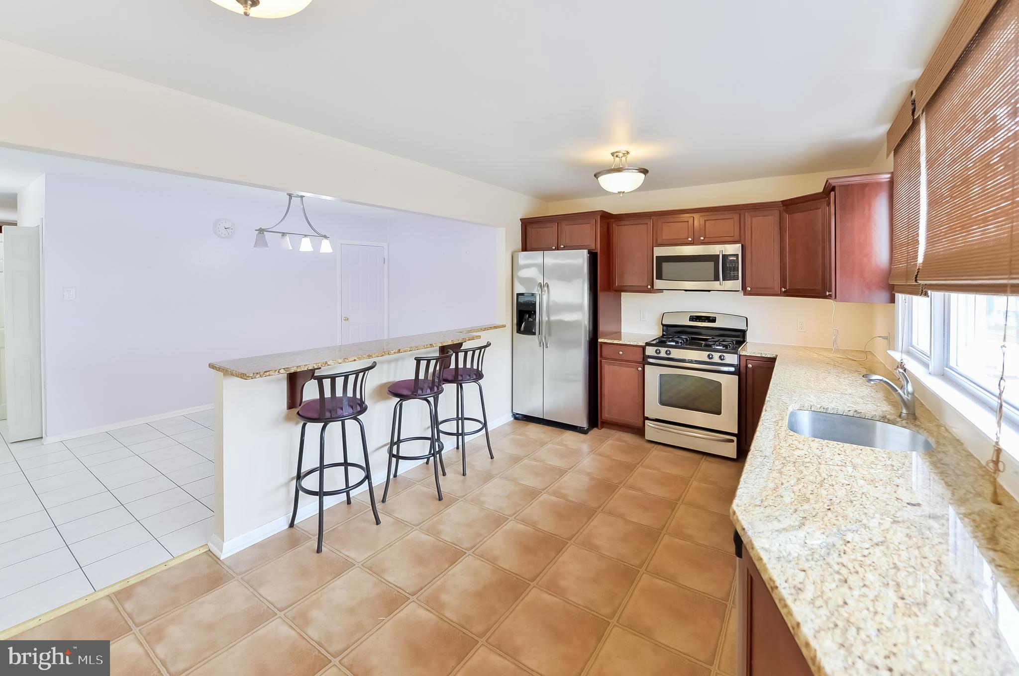 620 Renz Street Philadelphia, PA 19128 - Photo 9 of 32 Eat-in-Kitchen with ceramic tile flooring