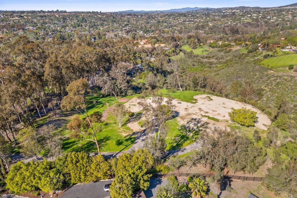18065 Avenida Alondra Rancho Santa Fe, CA 92067 - Photo 3 of 15 view of city