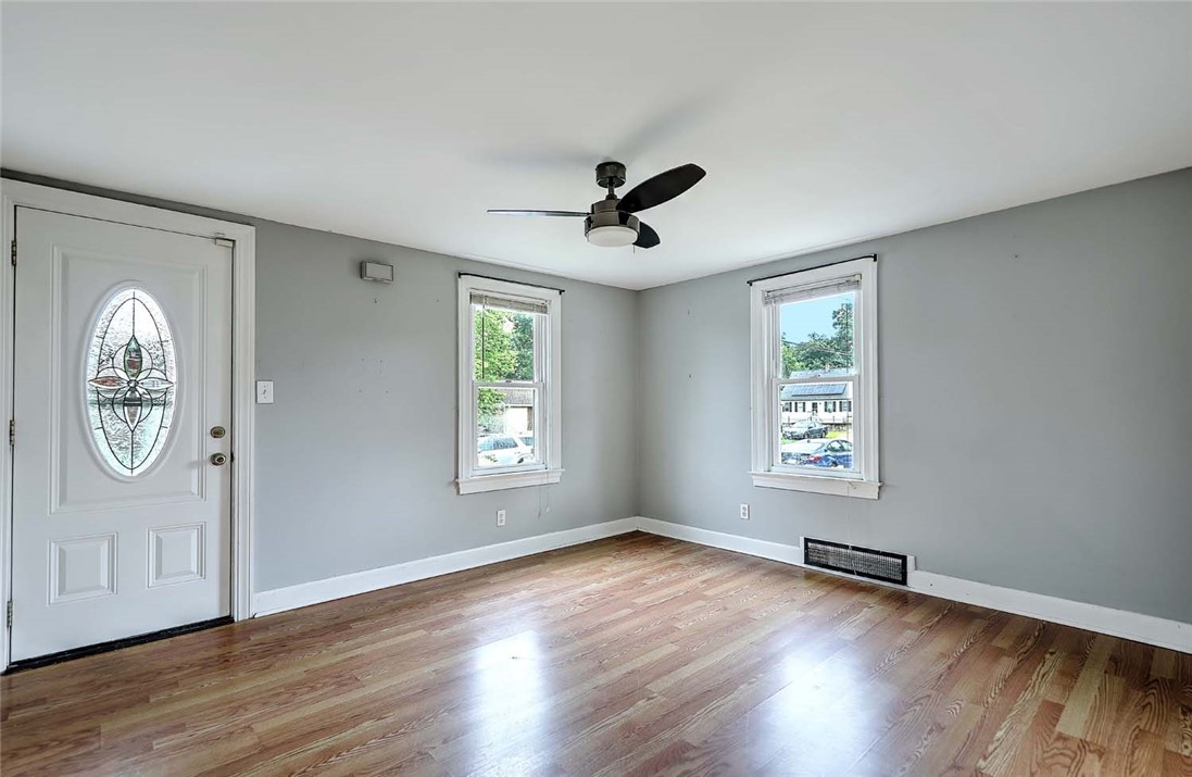 264 Phillips Street Woonsocket, RI 02895 - Photo 5 of 34
