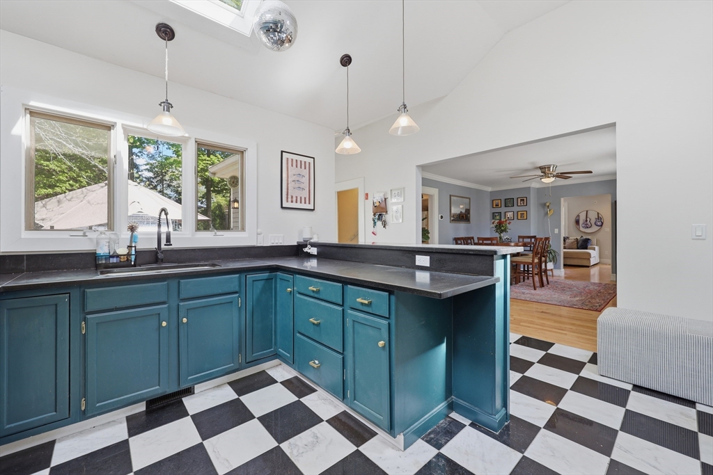 3 1/2 Orchard Street Amesbury, MA 01913 - Photo 11 of 35 Gallery Image 11