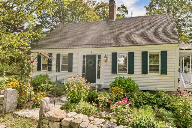 $695,000 | 5 Trask Mountain Road, Wolfeboro, NH 03894